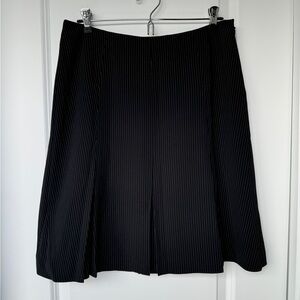 LIKE NEW Stripped Pleated Skirt